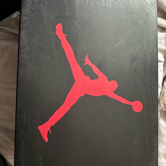 Cool grey Jordan threes